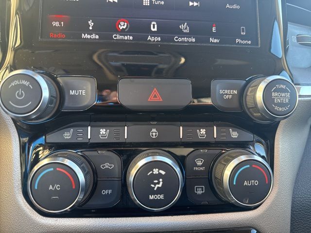 2019 Ram 1500 Laramie Watertown SD 2019 Ram 1500 Laramie Watertown SD