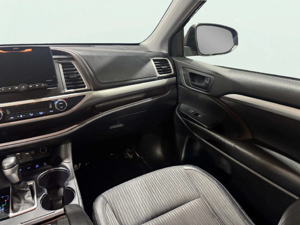 2019 Toyota Highlander LE Plus San Clemente CA