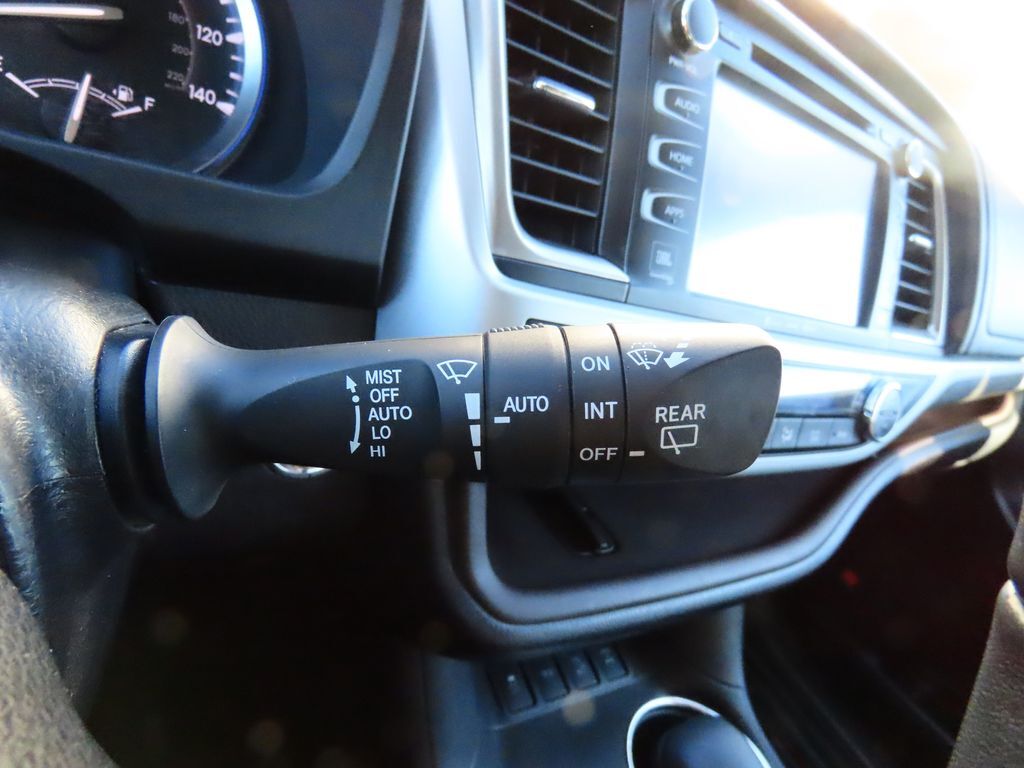 2019 Toyota Highlander Limited Platinum