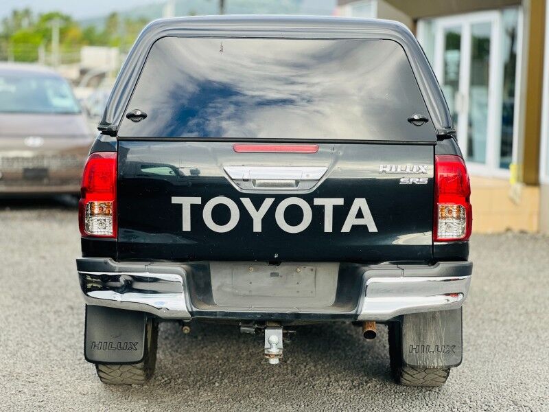 2019 Toyota Hilux SR5 Vaitele 2019 Toyota Hilux SR5 Vaitele