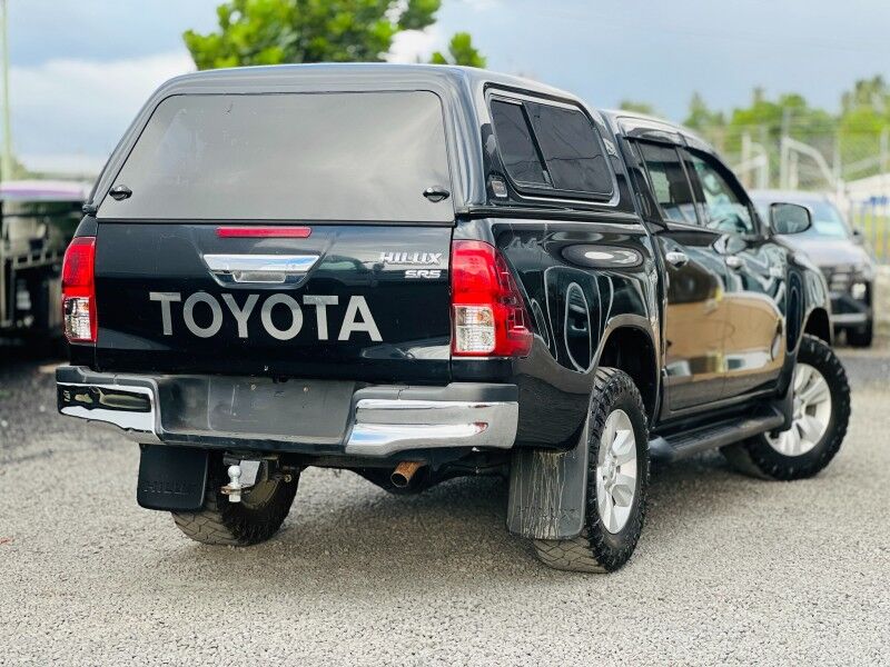 2019 Toyota Hilux SR5 Vaitele 2019 Toyota Hilux SR5 Vaitele