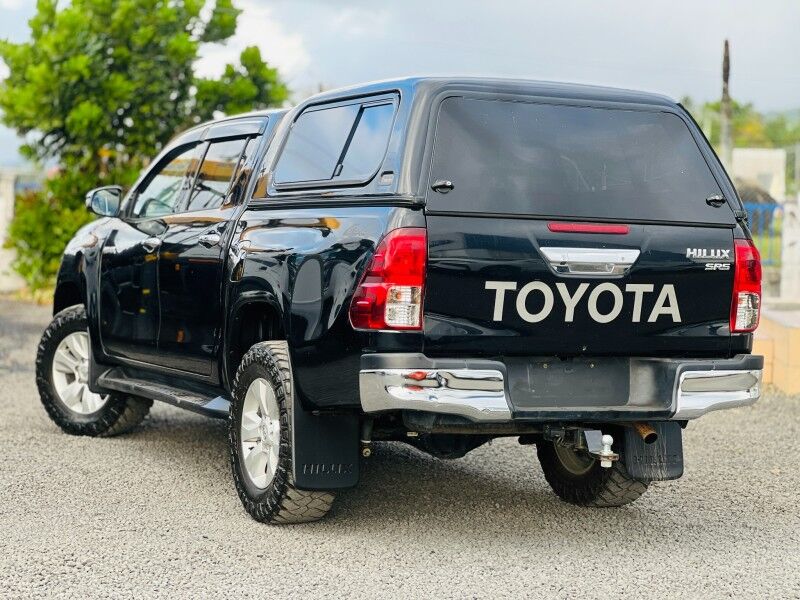 2019 Toyota Hilux SR5 Vaitele 2019 Toyota Hilux SR5 Vaitele