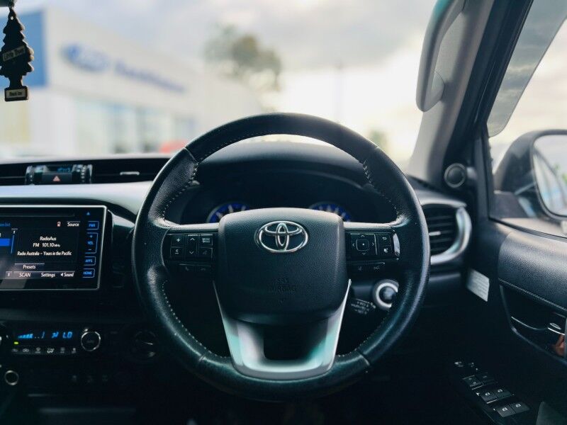 2019 Toyota Hilux SR5 Vaitele 2019 Toyota Hilux SR5 Vaitele