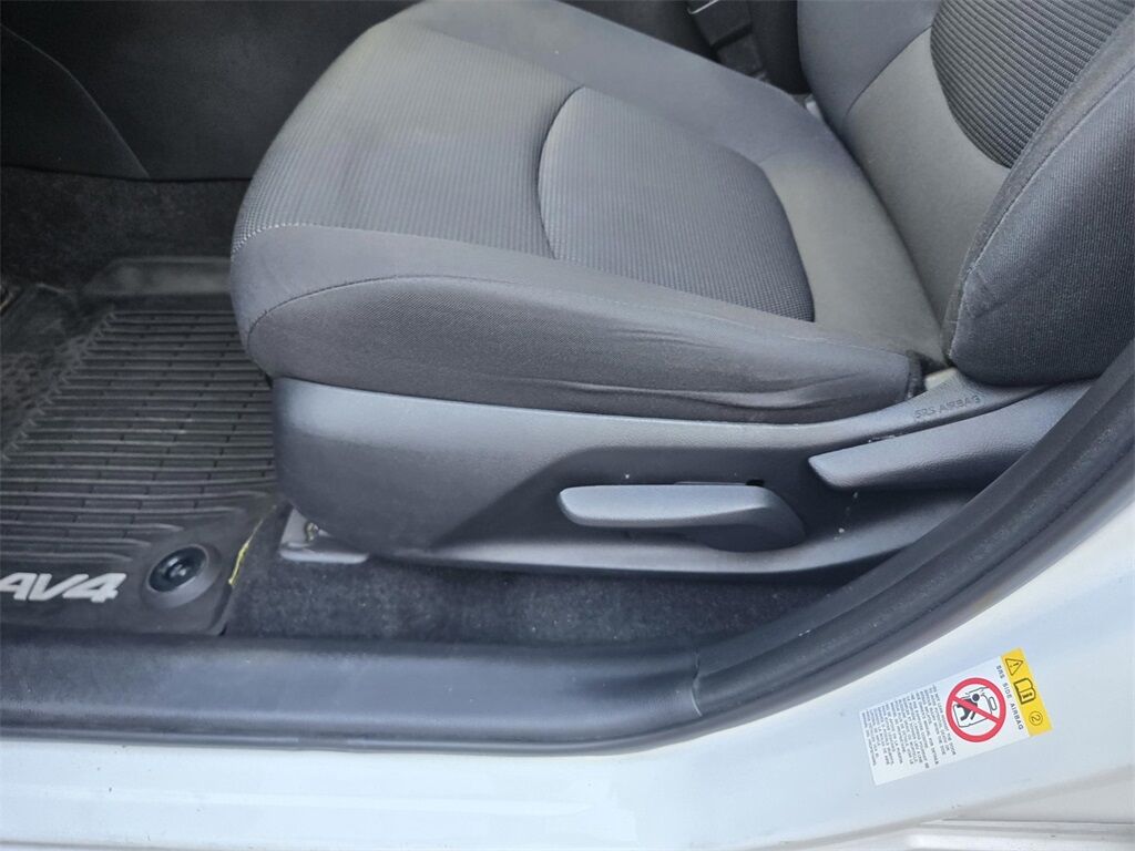 2019 Toyota RAV4 LE Roseville CA