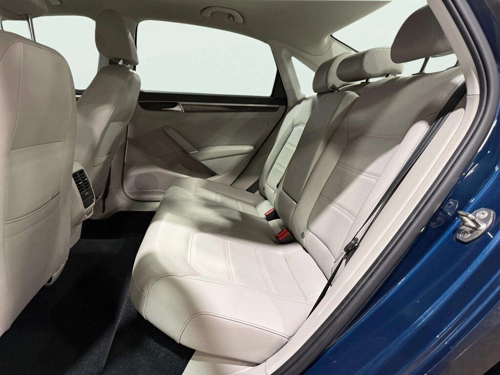 2019 Volkswagen Passat 2.0T SE R-Line San Clemente CA 2019 Volkswagen Passat 2.0T SE R-Line San Clemente CA