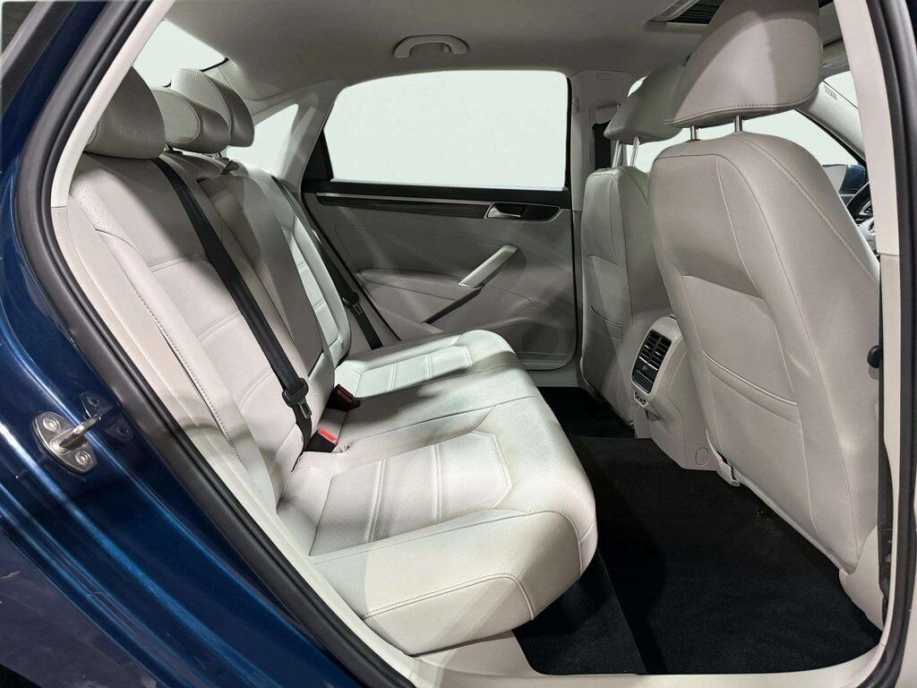 2019 Volkswagen Passat 2.0T SE R-Line San Clemente CA 2019 Volkswagen Passat 2.0T SE R-Line San Clemente CA