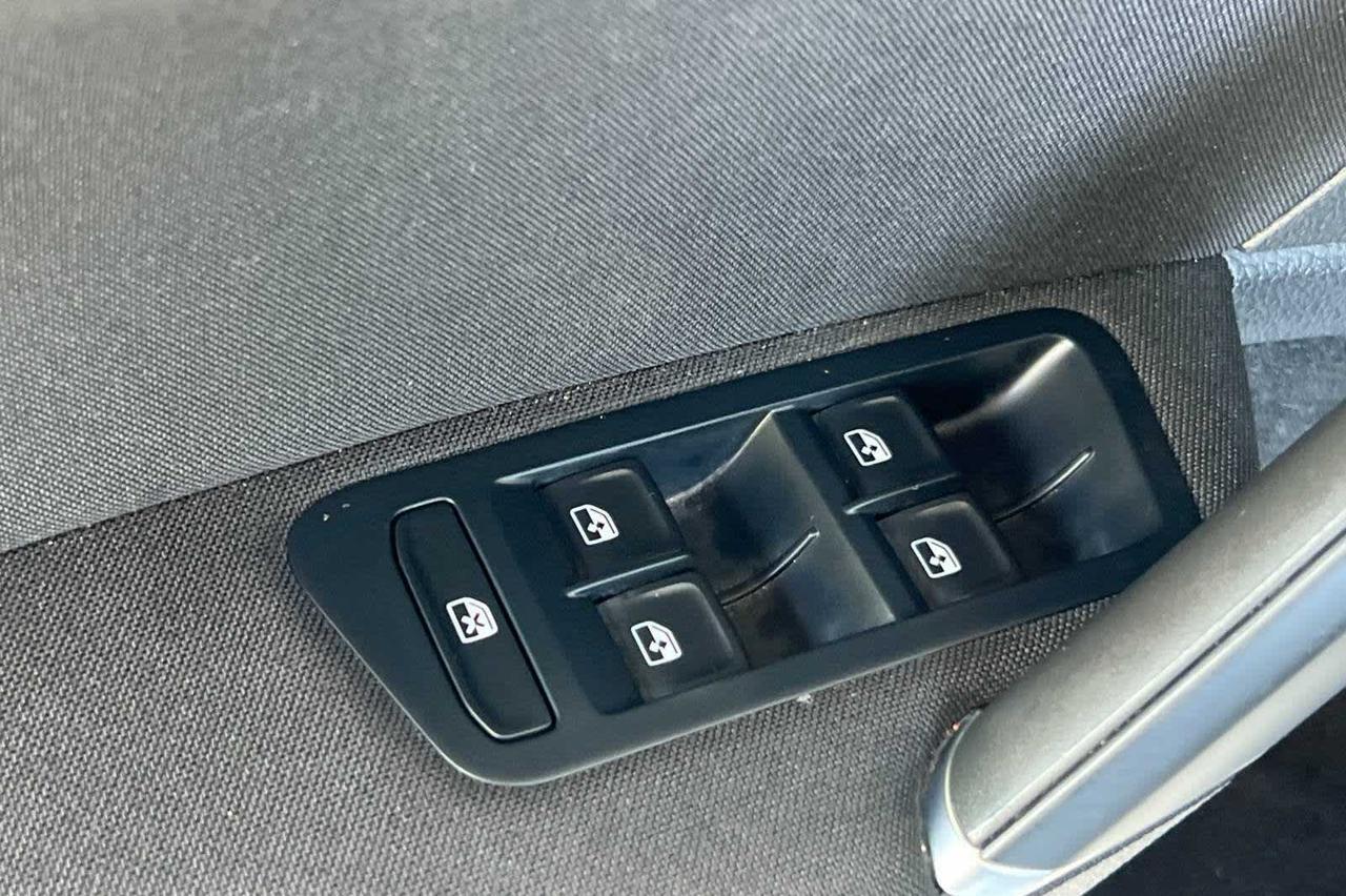 2019 Volkswagen e-Golf SE Roseville CA