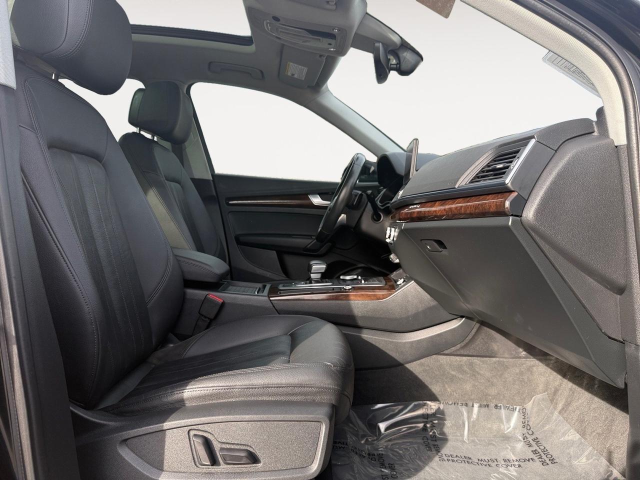 2020 Audi Q5 Premium, HEATED SEATS, MOONROOF, UNIVERSAL GARAGE DOOR OPENER, POWER MIRRORS, KEYLESS ENTRY, BACKUP CAMERA, BLUETOOTH, MEMORY DRIVE SEATS, CLEAN CARFAX! Norfolk VA 2020 Audi Q5 Premium, HEATED SEATS, MOONROOF, UNIVERSAL GARAGE DOOR OPENER, POWER MIRRORS, KEYLESS ENTRY, BACKUP CAMERA, BLUETOOTH, MEMORY DRIVE SEATS, CLEAN CARFAX! Norfolk VA