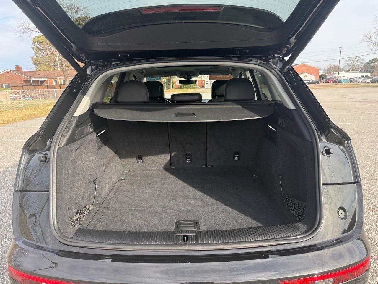 2020 Audi Q5 Premium, HEATED SEATS, MOONROOF, UNIVERSAL GARAGE DOOR OPENER, POWER MIRRORS, KEYLESS ENTRY, BACKUP CAMERA, BLUETOOTH, MEMORY DRIVE SEATS, CLEAN CARFAX! Norfolk VA 2020 Audi Q5 Premium, HEATED SEATS, MOONROOF, UNIVERSAL GARAGE DOOR OPENER, POWER MIRRORS, KEYLESS ENTRY, BACKUP CAMERA, BLUETOOTH, MEMORY DRIVE SEATS, CLEAN CARFAX! Norfolk VA