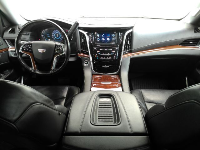 2020 Cadillac Escalade ESV 4WD Luxury 2020 Cadillac Escalade ESV 4WD Luxury