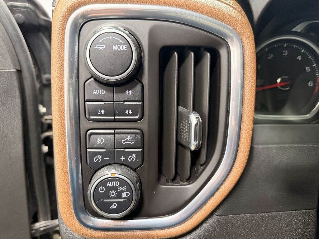 2020 Chevrolet Silverado 1500 4x4 Crew Cab High Country Minocqua WI 2020 Chevrolet Silverado 1500 4x4 Crew Cab High Country Minocqua WI