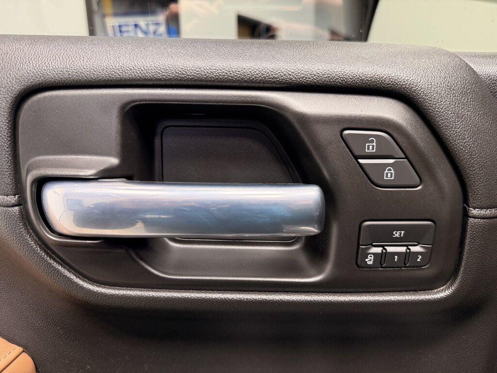 2020 Chevrolet Silverado 1500 4x4 Crew Cab High Country Minocqua WI 2020 Chevrolet Silverado 1500 4x4 Crew Cab High Country Minocqua WI