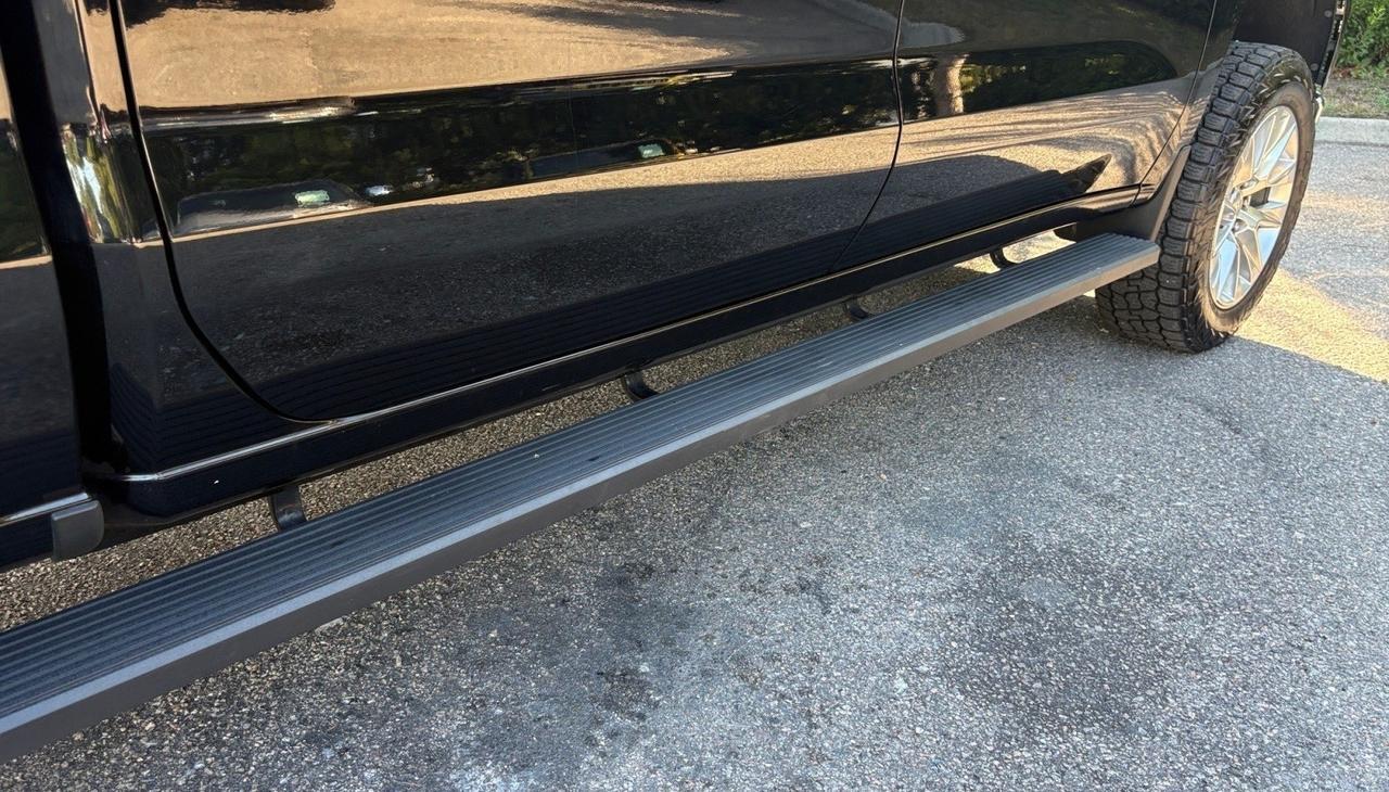2020 Chevrolet Silverado 1500 LTZ, POWER TAILGATE, RUNNING BOARDS, TOW PACKAGE, SUNROOF, BLIND SPOT ALERT, LANE KEEP ASSIST, HEATED & VENTILATED SEATS, APPLE CARPLAY/ANDROID AUTO, BED LINER, CLEAN CARFAX, TEST DRIVE THIS 1500 TODAY! Virginia Beach VA 2020 Chevrolet Silverado 1500 LTZ, POWER TAILGATE, RUNNING BOARDS, TOW PACKAGE, SUNROOF, BLIND SPOT ALERT, LANE KEEP ASSIST, HEATED & VENTILATED SEATS, APPLE CARPLAY/ANDROID AUTO, BED LINER, CLEAN CARFAX, TEST DRIVE THIS 1500 TODAY! Virginia Beach VA