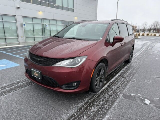 2020 Chrysler Pacifica AWD LAUNCH EDITION's photo