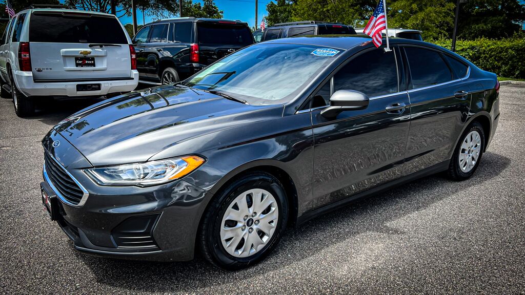 2020 FORD FUSION S FWD, BACKUP CAMERA, USB PORT, BLUETOOTH, PARKING SENSORS, AND ONE OWNER VEHICLE 2020 FORD FUSION S FWD, BACKUP CAMERA, USB PORT, BLUETOOTH, PARKING SENSORS, AND ONE OWNER VEHICLE