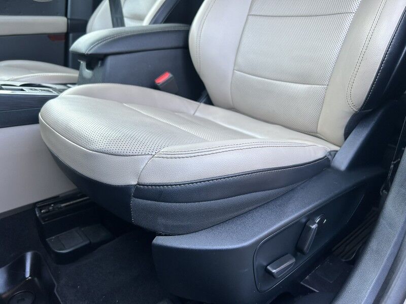 2020 Ford Escape SEL - 1 OWNER - LEATHER - SUNROOF - NAVIGATION Whitinsville MA 2020 Ford Escape SEL - 1 OWNER - LEATHER - SUNROOF - NAVIGATION Whitinsville MA
