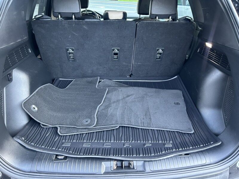 2020 Ford Escape SEL - 1 OWNER - LEATHER - SUNROOF - NAVIGATION Whitinsville MA 2020 Ford Escape SEL - 1 OWNER - LEATHER - SUNROOF - NAVIGATION Whitinsville MA