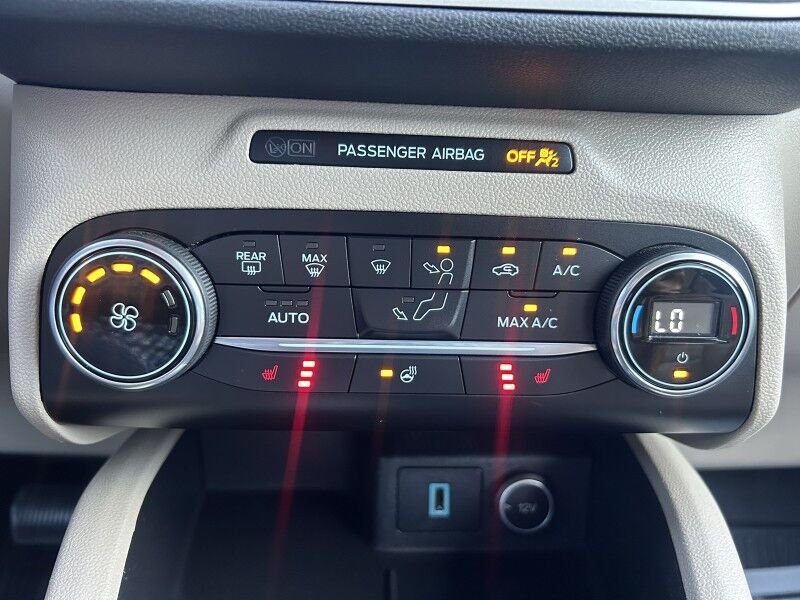 2020 Ford Escape SEL - 1 OWNER - LEATHER - SUNROOF - NAVIGATION Whitinsville MA 2020 Ford Escape SEL - 1 OWNER - LEATHER - SUNROOF - NAVIGATION Whitinsville MA