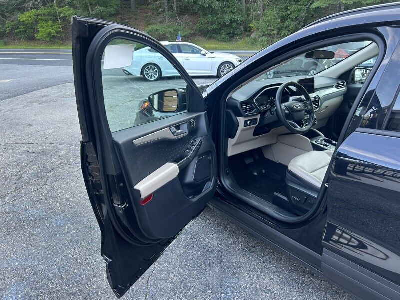 2020 Ford Escape SEL - 1 OWNER - LEATHER - SUNROOF - NAVIGATION Whitinsville MA 2020 Ford Escape SEL - 1 OWNER - LEATHER - SUNROOF - NAVIGATION Whitinsville MA