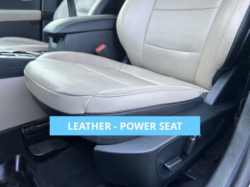 2020 Ford Escape SEL - 1 OWNER - LEATHER - SUNROOF - NAVIGATION Whitinsville MA 2020 Ford Escape SEL - 1 OWNER - LEATHER - SUNROOF - NAVIGATION Whitinsville MA