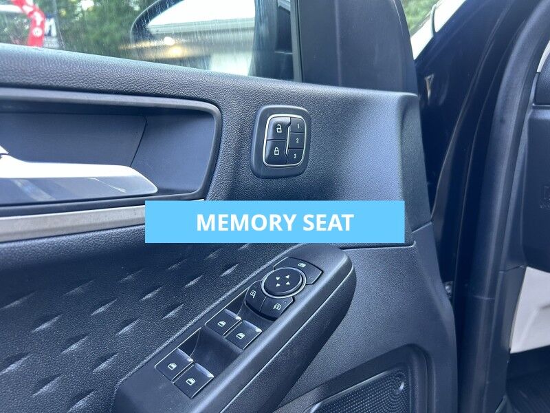 2020 Ford Escape SEL - 1 OWNER - LEATHER - SUNROOF - NAVIGATION Whitinsville MA 2020 Ford Escape SEL - 1 OWNER - LEATHER - SUNROOF - NAVIGATION Whitinsville MA