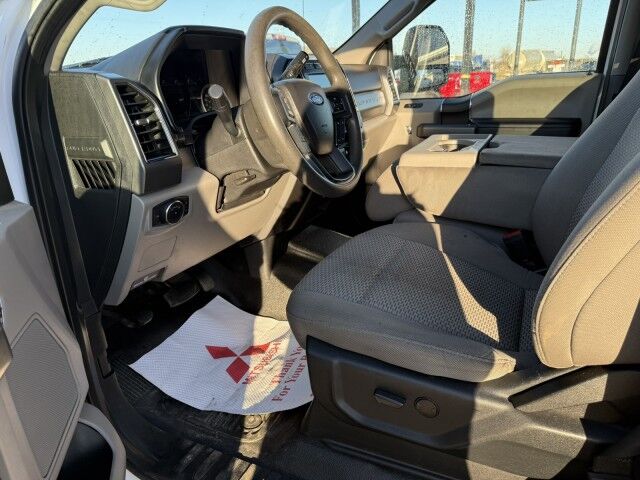 2020 Ford Super Duty F-350 SRW XLT Grande Prairie AB 2020 Ford Super Duty F-350 SRW XLT Grande Prairie AB