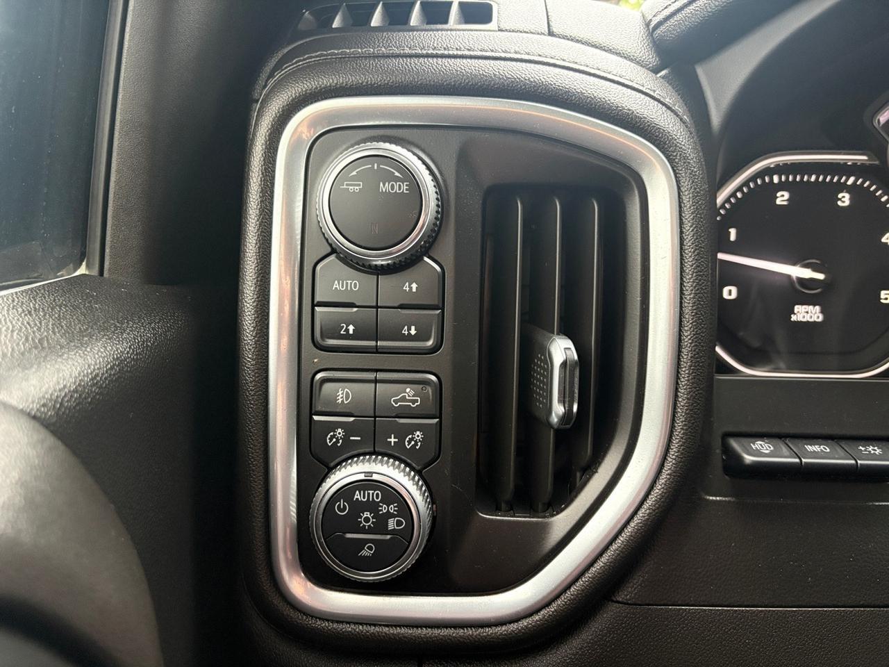 2020 GMC Sierra 2500HD Denali, LIFTED, POWER RUNNING BOARDS, POWER TAILGATE RELEASE, HEADS UP DISPLAY, SUNROOF, PRE COLLISION ALERT, LANE KEEP ASSIST, HEATED & COOLING SEATS, 360 BACKUP CAMERA, ONLY 1 OWNER, THIS DENALI HAS ALL THE DETAILS! Virginia Beach VA 2020 GMC Sierra 2500HD Denali, LIFTED, POWER RUNNING BOARDS, POWER TAILGATE RELEASE, HEADS UP DISPLAY, SUNROOF, PRE COLLISION ALERT, LANE KEEP ASSIST, HEATED & COOLING SEATS, 360 BACKUP CAMERA, ONLY 1 OWNER, THIS DENALI HAS ALL THE DETAILS! Virginia Beach VA