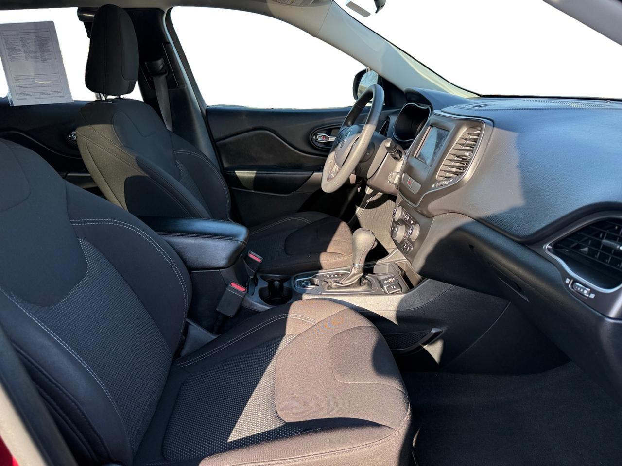 2020 JEEP CHEROKEE LATITUDE; N Kansas City MO 2020 JEEP CHEROKEE LATITUDE; N Kansas City MO