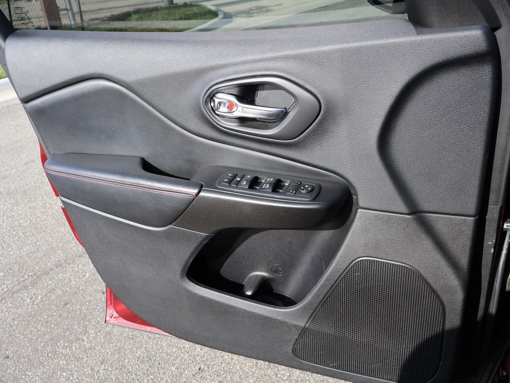 2020 Jeep Cherokee Trailhawk