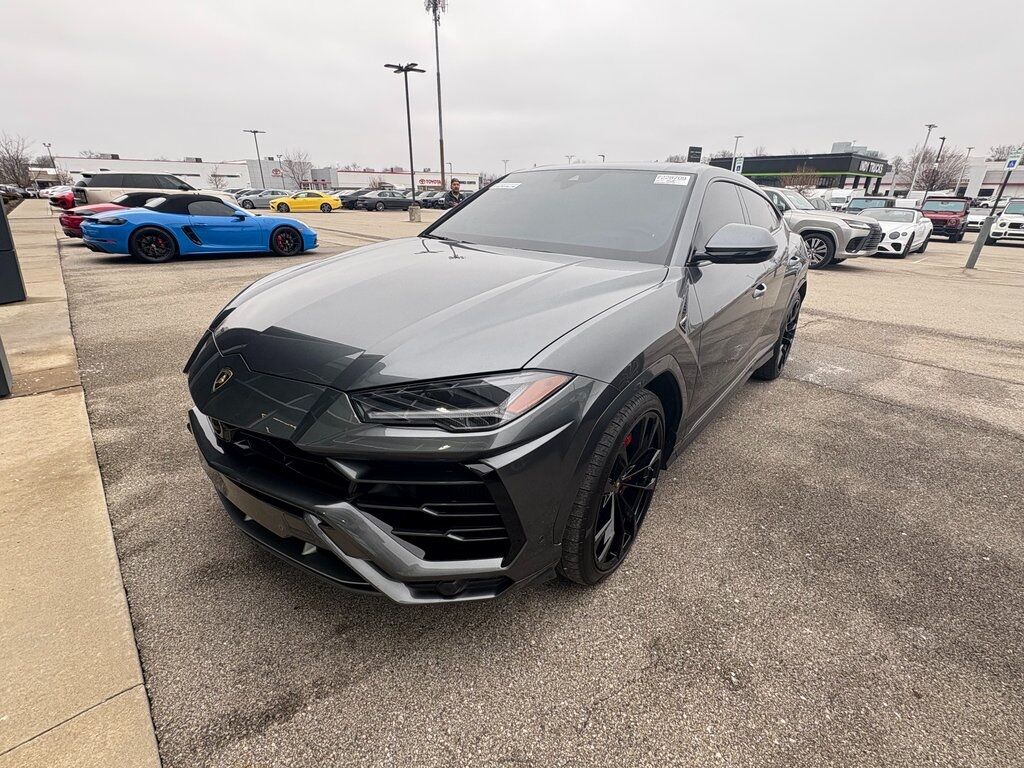 2020 Lamborghini Urus Base's photo