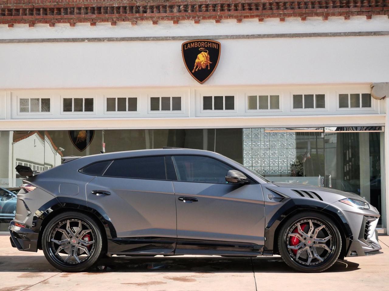 2020 Lamborghini Urus Base Base