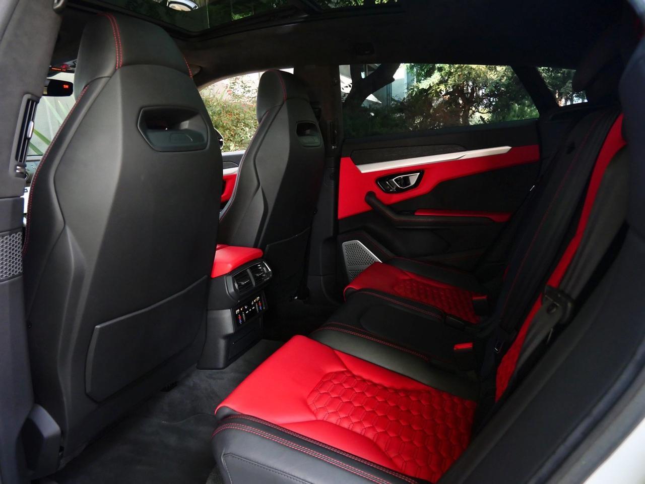 2020 Lamborghini Urus Base Base Lawrence KS