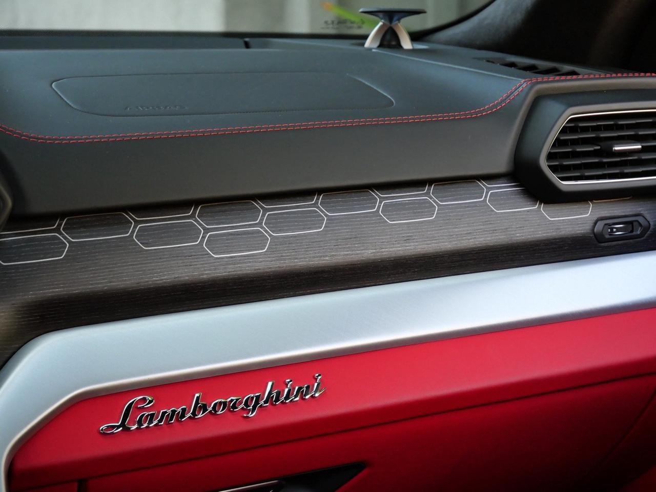 2020 Lamborghini Urus Base Base Lawrence KS