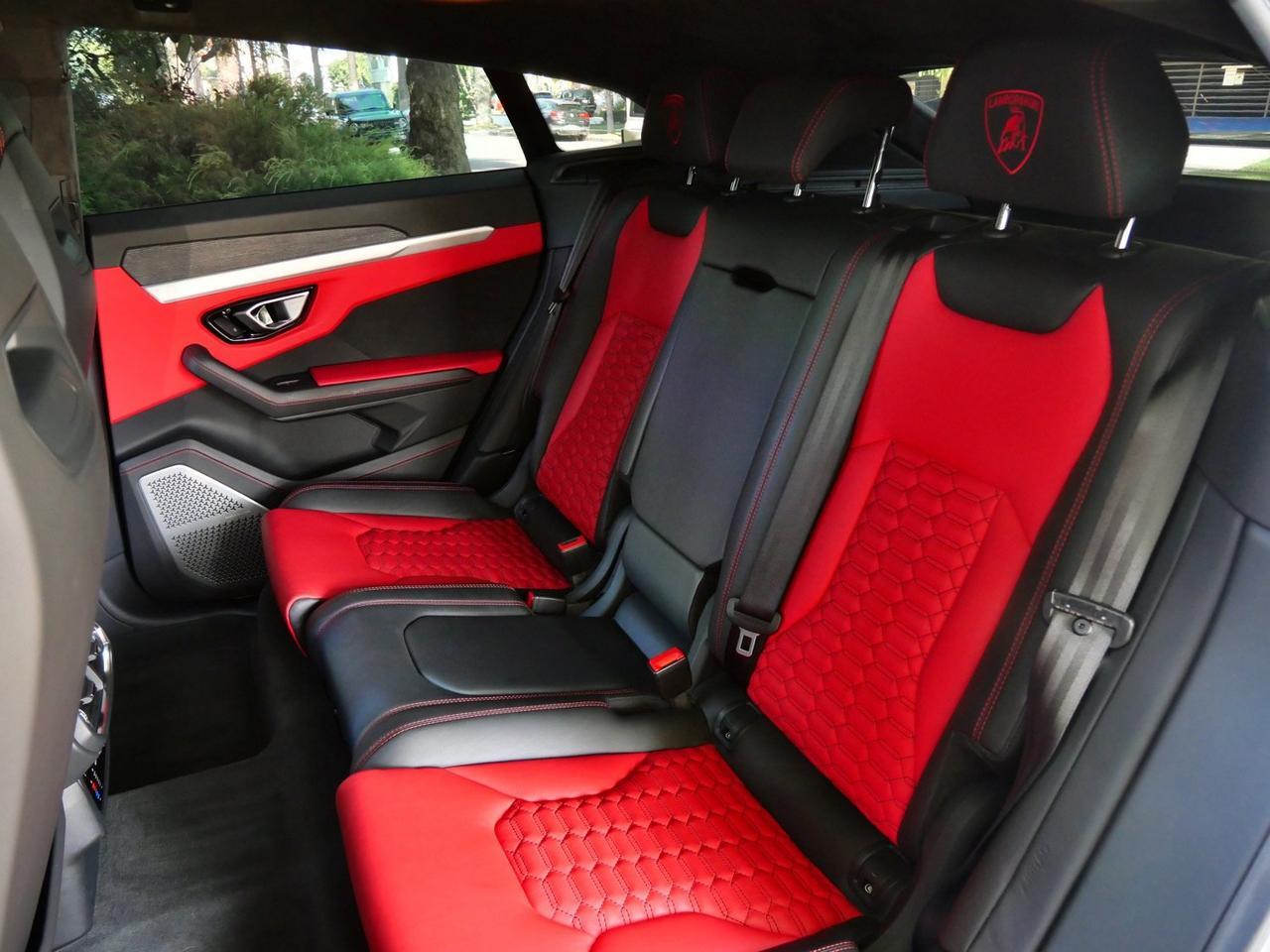 2020 Lamborghini Urus Base Base Lawrence KS