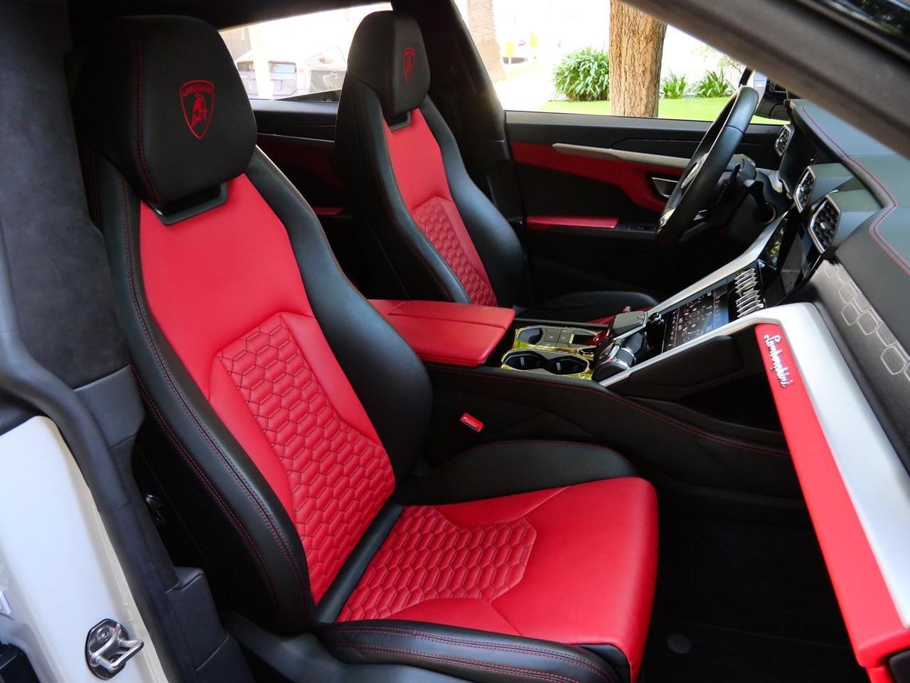 2020 Lamborghini Urus Base Base Lawrence KS