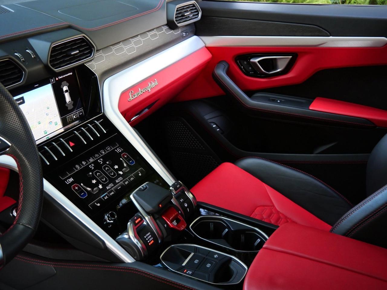 2020 Lamborghini Urus Base Base Lawrence KS