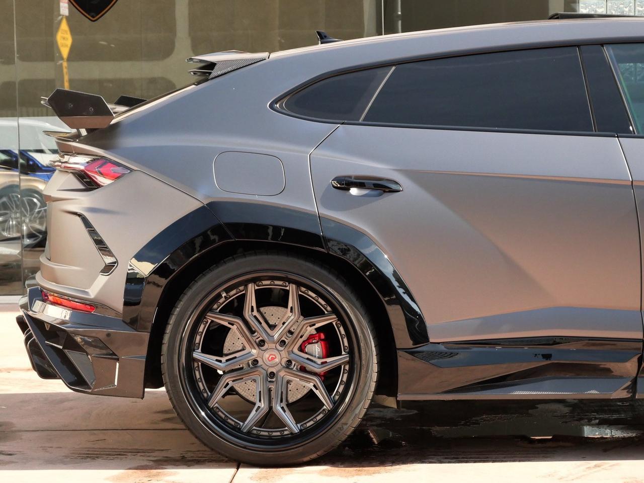 2020 Lamborghini Urus Base Base Lawrence KS