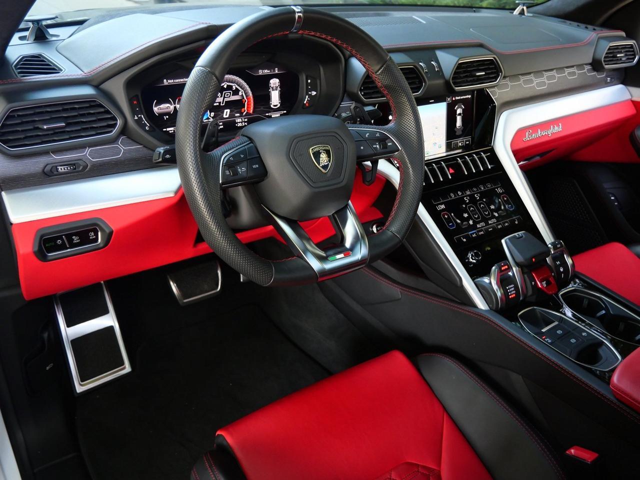 2020 Lamborghini Urus Base Base Lawrence KS