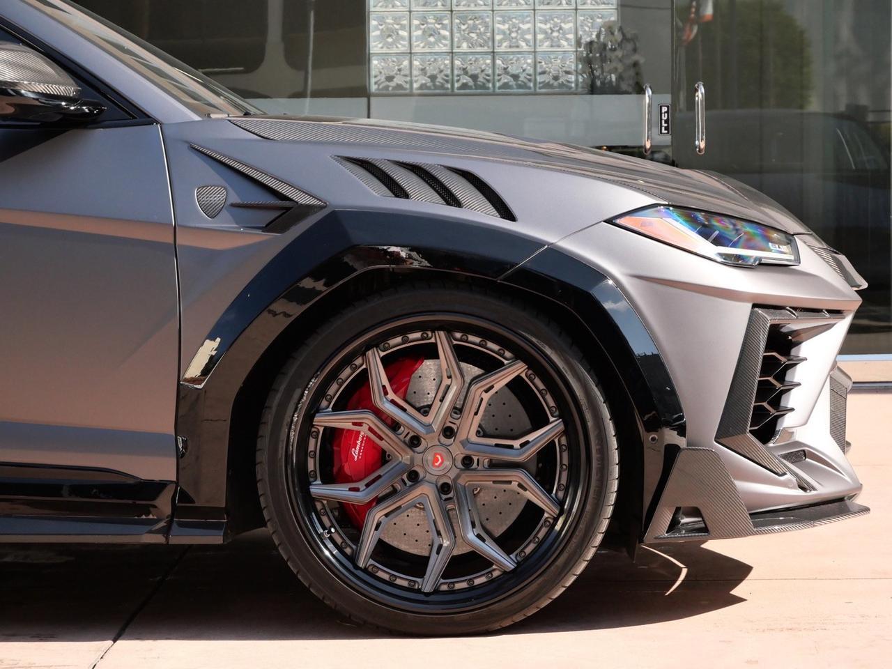 2020 Lamborghini Urus Base Base Lawrence KS