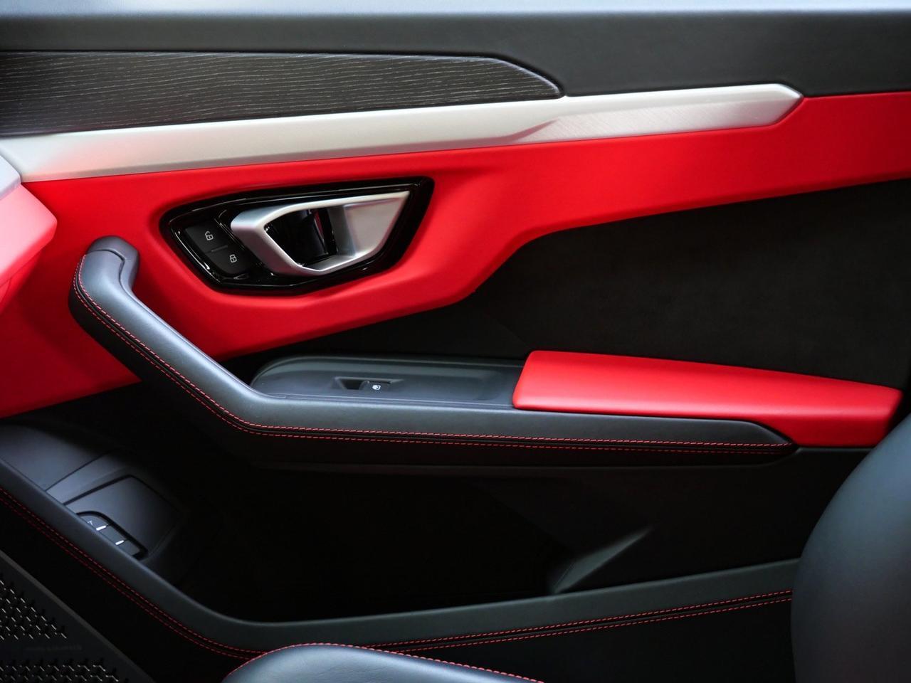 2020 Lamborghini Urus Base Base Lawrence KS