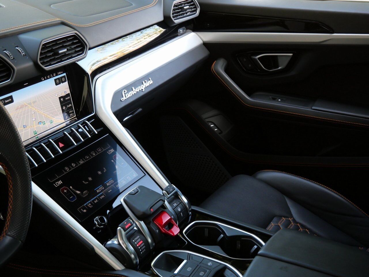 2020 Lamborghini Urus Base Base Lawrence KS