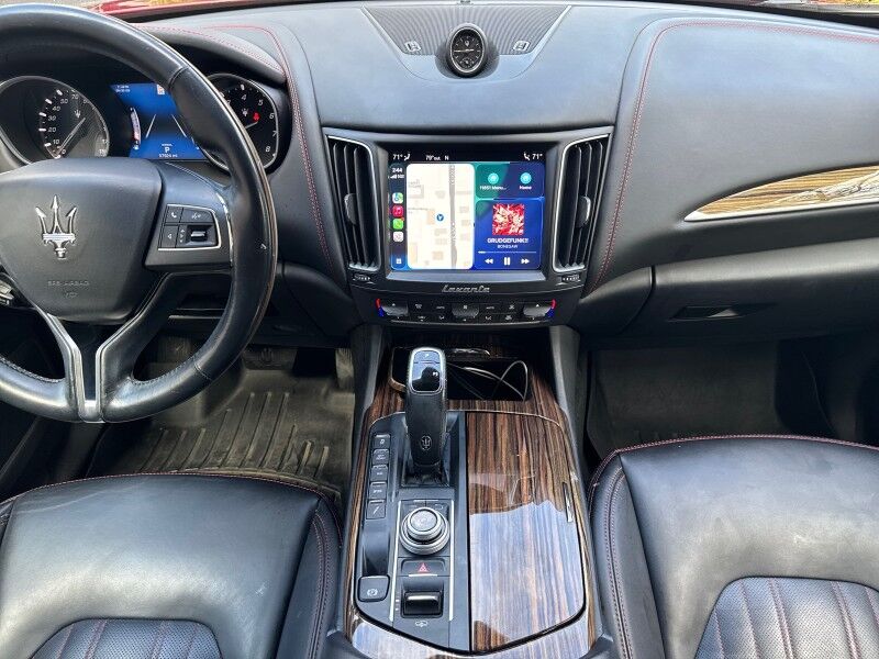 2020 Maserati Levante GranLusso AWD w/ Ermenegildo Zegna Silk Interior Appointments Arlington VA