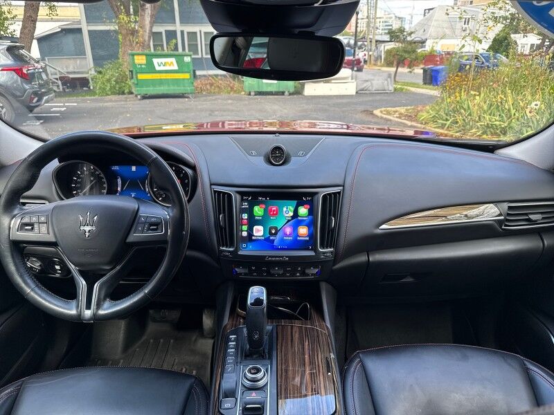 2020 Maserati Levante GranLusso AWD w/ Ermenegildo Zegna Silk Interior Appointments Arlington VA