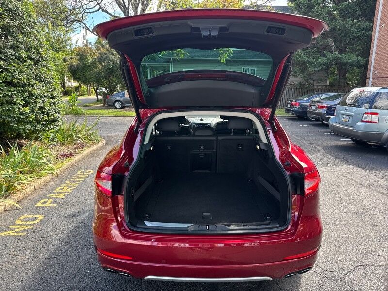 2020 Maserati Levante GranLusso AWD w/ Ermenegildo Zegna Silk Interior Appointments Arlington VA