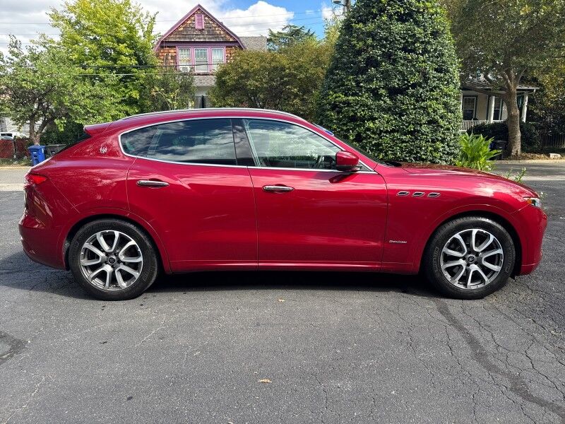 2020 Maserati Levante GranLusso AWD w/ Ermenegildo Zegna Silk Interior Appointments Arlington VA
