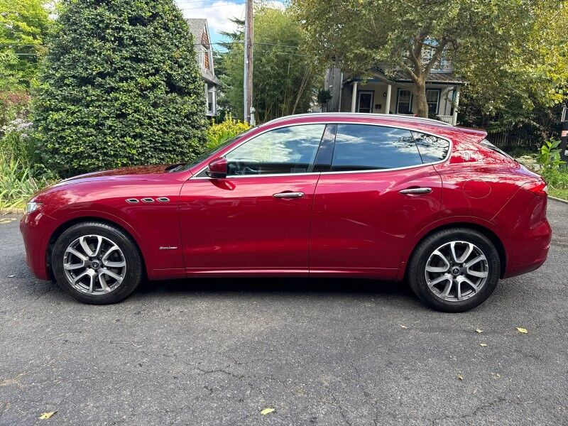 2020 Maserati Levante GranLusso AWD w/ Ermenegildo Zegna Silk Interior Appointments Arlington VA