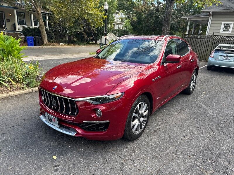 2020 Maserati Levante GranLusso AWD w/ Ermenegildo Zegna Silk Interior Appointments 2020 Maserati Levante GranLusso AWD w/ Ermenegildo Zegna Silk Interior Appointments