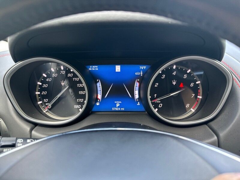 2020 Maserati Levante GranLusso AWD w/ Ermenegildo Zegna Silk Interior Appointments Arlington VA