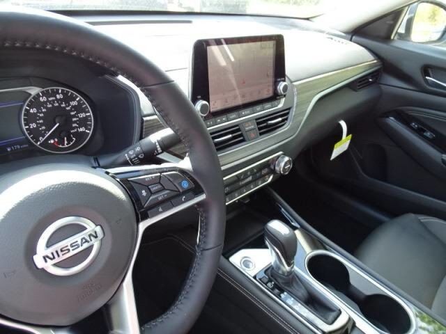 2020 Nissan Altima 2.5 Platinum Oshkosh WI