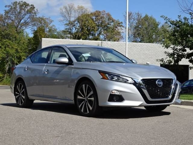 2020 Nissan Altima 2.5 Platinum Oshkosh WI